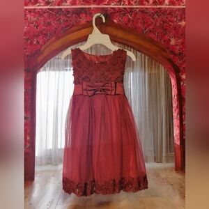 Burgundy girls size 5/6 flower girl dress 2 Available